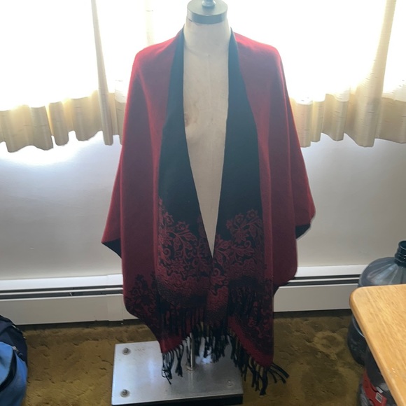 Reversible Shaw - Picture 2 of 2